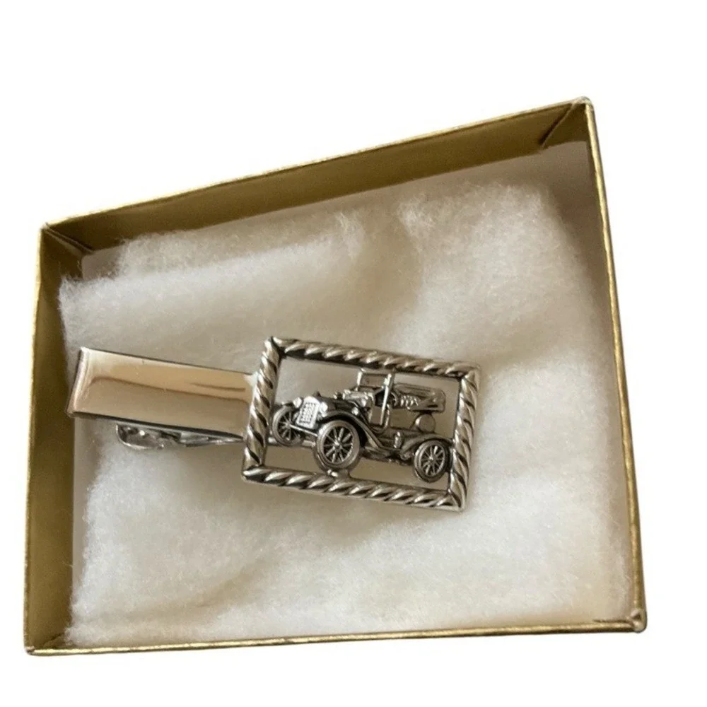 Avon Old Buggy Antique Car Tie Clip Vintage